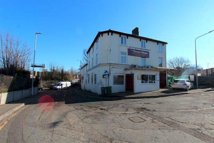 Studio To Rent In Dover Street, Sittingbourne, ME10