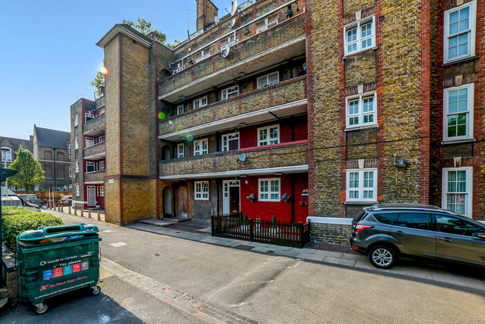 4 Bedroom Apartment To Rent In Walnut Tree Walk, SE11