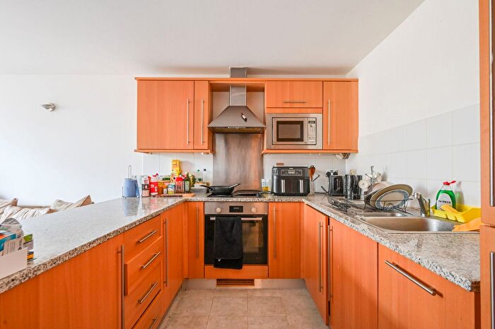 1 Bedroom Flat To Rent In Plumbers Row, Aldgate, London, E1