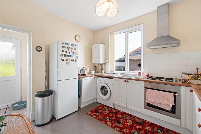 2 Bedroom Bungalow To Rent In Seacroft Road, Plymouth, PL5