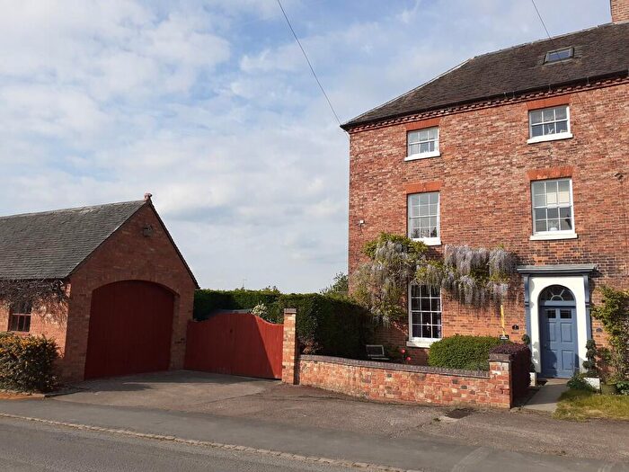 5 Bedroom Semi-Detached House For Sale In Barton Turns, Barton Under Needwood, DE13