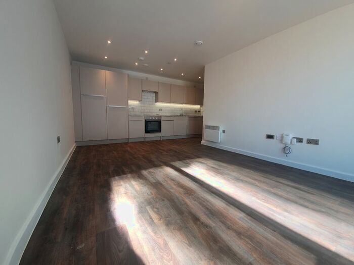 2 Bedroom Flat To Rent In Moseley Gardens, Moseley Street, Digbeth, B12