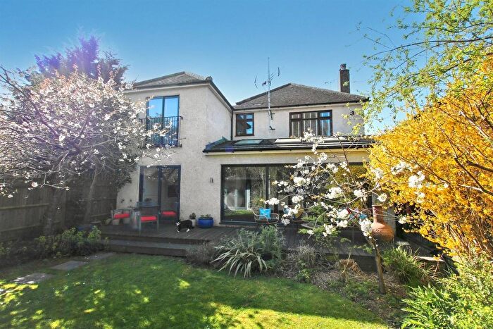 5 Bedroom Detached House For Sale In Kingston Road, Leatherhead, KT22