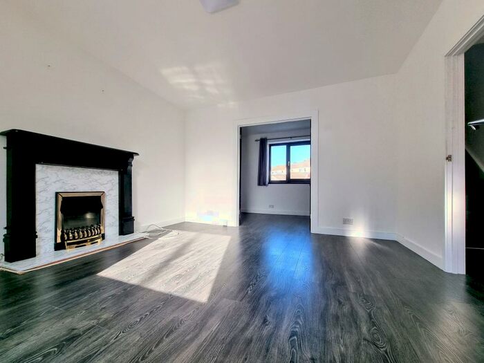 3 Bedroom Terraced House To Rent In Penygraig Road, Tonypandy, CF40