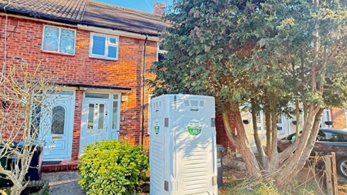 2 Bedroom Terraced House For Sale In Embleton Rd, Watford, WD19