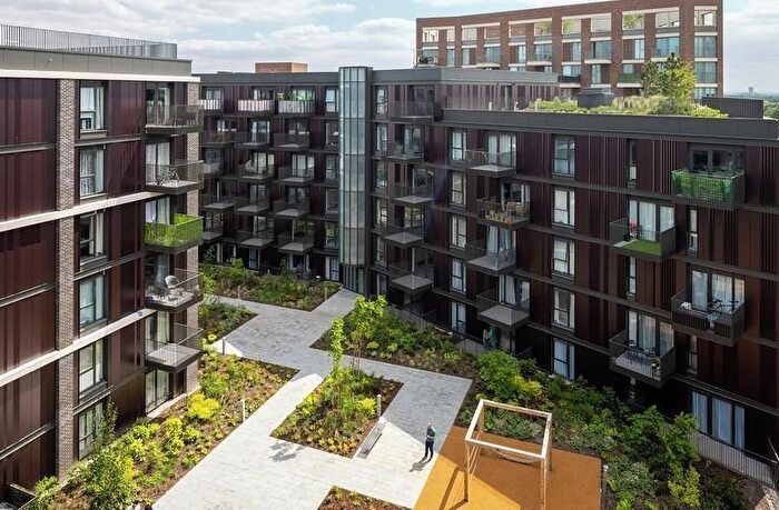 1 Bedroom Flat To Rent In The Venue, Powerhouse Lane, Hayes, UB3