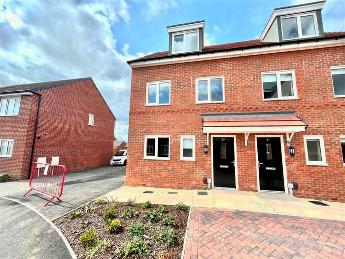 3 Bedroom Property To Rent In Horwood Drive, Gedling, Nottingham, NG4