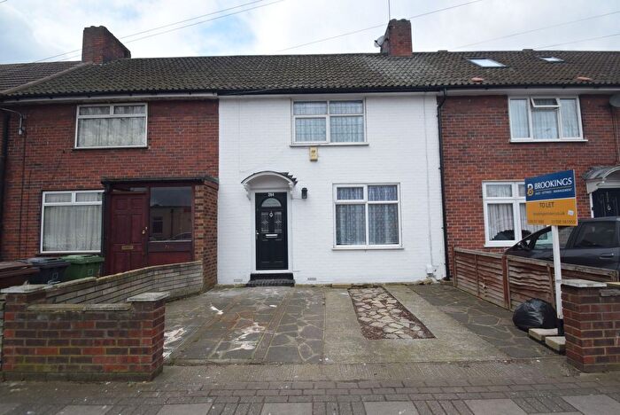 3 Bedroom Terraced House To Rent In Lodge Avenue, Dagenham, RM8
