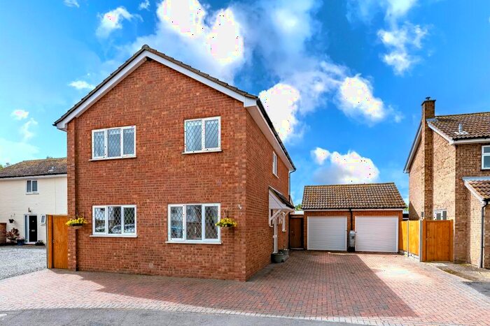 3 Bedroom Detached House For Sale In Town Orchard, Southoe, St. Neots, PE19