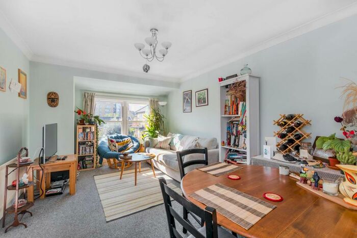 1 Bedroom Flat To Rent In Albert Close, Victoria Park, London, E9