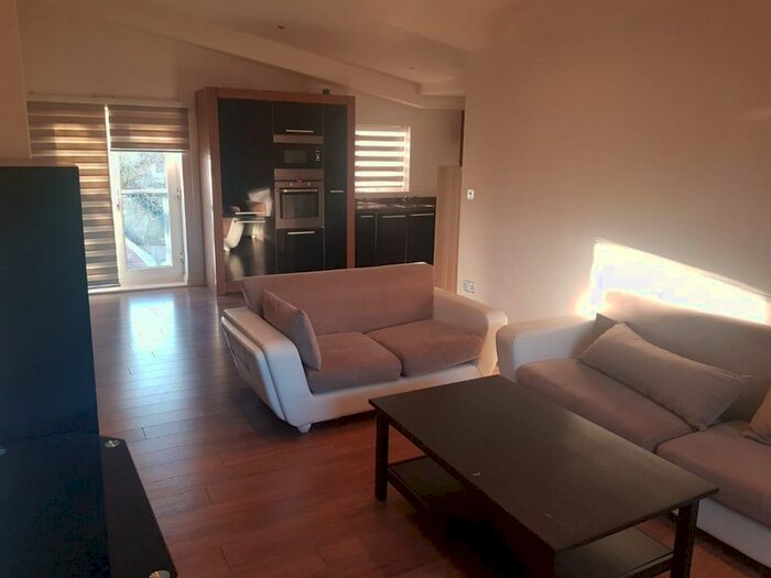 2 Bedroom Flat To Rent In Florence Avenue, Enfield, EN2