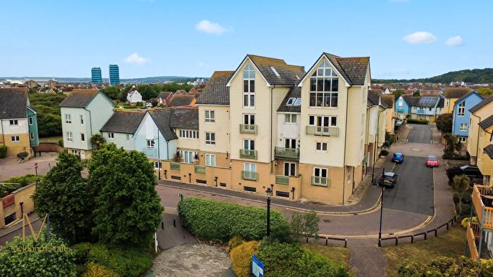 3 Bedroom Flat For Sale In Phalarope Way, St. Marys Island, Kent, ME4