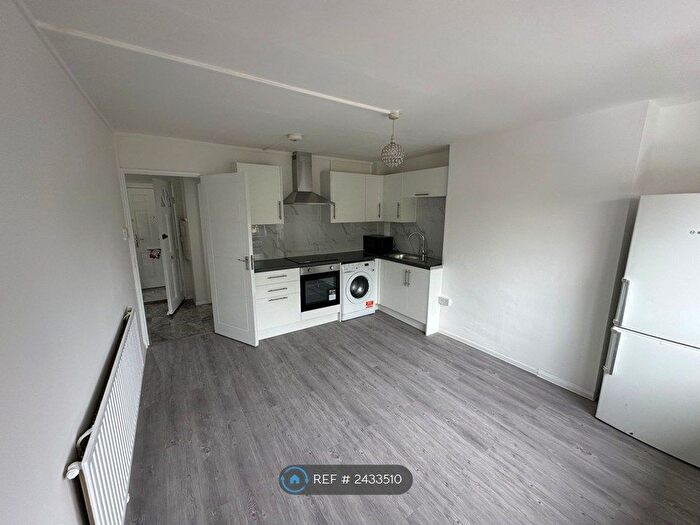 2 Bedroom Flat To Rent In Plaistow Park Road, London, E13