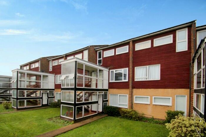 3 Bedroom Maisonette To Rent In Keensacre, Iver, SL0