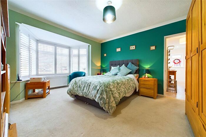 2 Bedroom Bungalow For Sale In Truro Close, Maidenhead, Berkshire, SL6