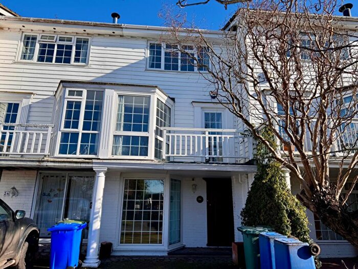 3 Bedroom Terraced House To Rent In Conyer Quay, Conyer, Sittingbourne, ME9