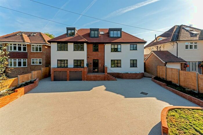 2 Bedroom Flat To Rent In Cricketfield Lane, Bishop's Stortford, CM23