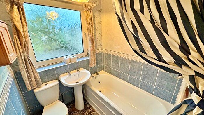 2 Bedroom Detached House For Sale In Hollywell Road, Lincoln, LN5