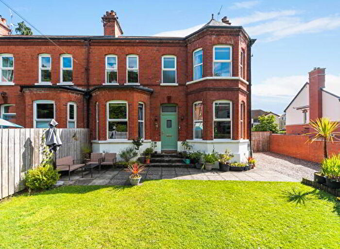 4 Bedroom Semi-Detached House For Sale In Glenburn Park, Belfast, BT14