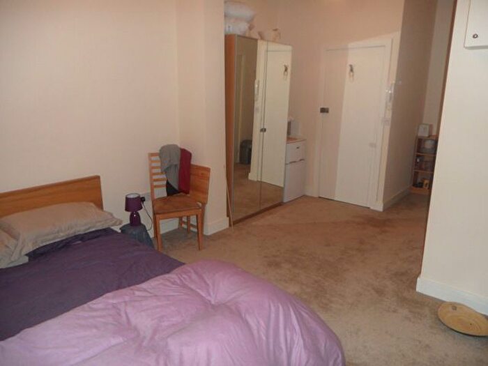 Studio To Rent In Grove Road, Hounslow, TW3