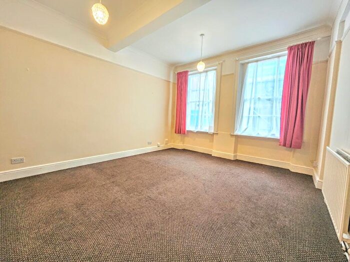 1 Bedroom Flat For Sale In Chequergate, Louth, LN11