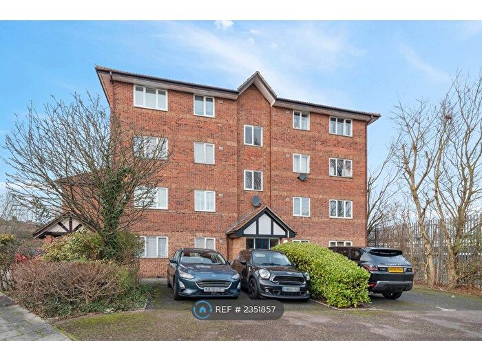 1 Bedroom Flat To Rent In Darlington Court, London, SE6