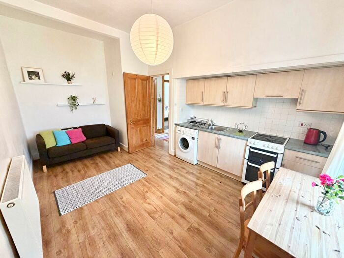 2 Bedroom Flat To Rent In Blackness Road, Dundee, DD2