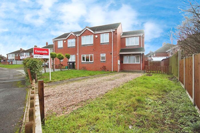 3 Bedroom Semi Detached House For Sale In Spa View, Whitnash, Leamington Spa, CV31