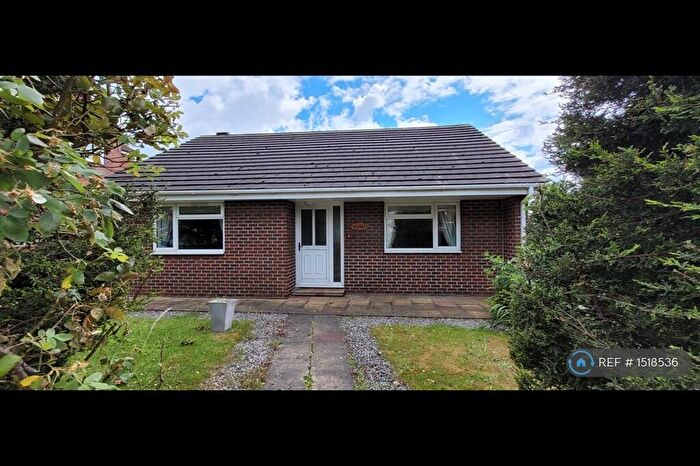3 Bedroom Bungalow To Rent In Stone Court, South Hiendley, S72