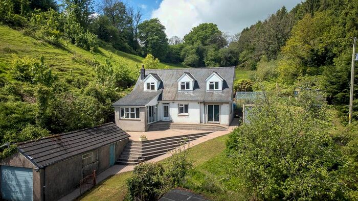 3 Bedroom Farm For Sale In Pentremeurig Road, Carmarthen, SA31