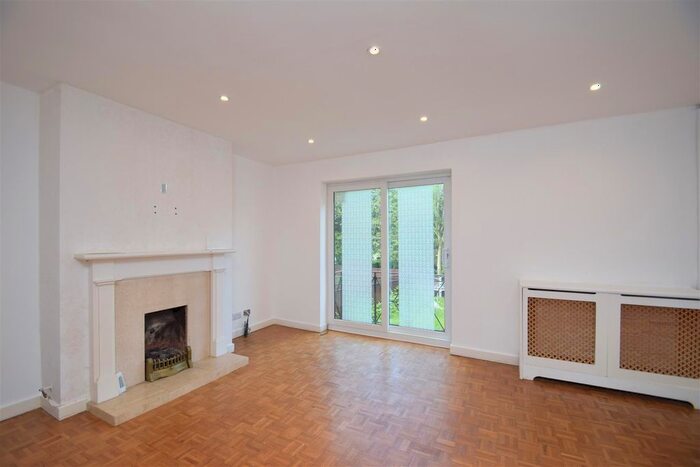2 Bedroom Maisonette To Rent In Ashburton Court, Elm Park Road, Pinner, HA5