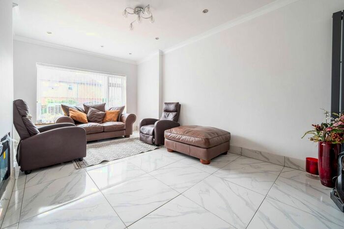 3 Bedroom Detached House To Rent In Grantley Road, Guildford, Guildford, GU2