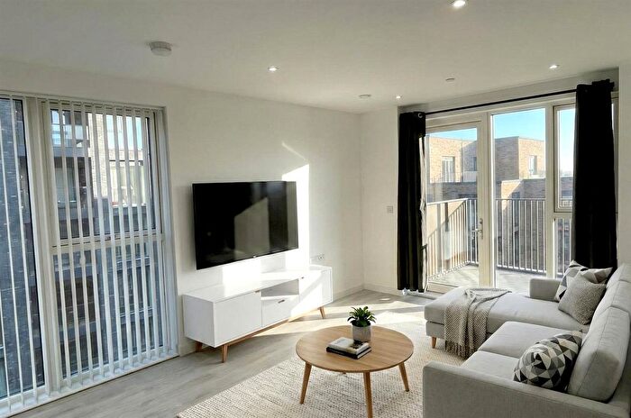 2 Bedroom Flat For Sale In Croxby House, Prince Regent Road, Hounslow, TW3