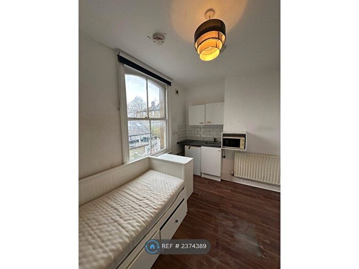 Studio To Rent In Crouch Hill, London, N8