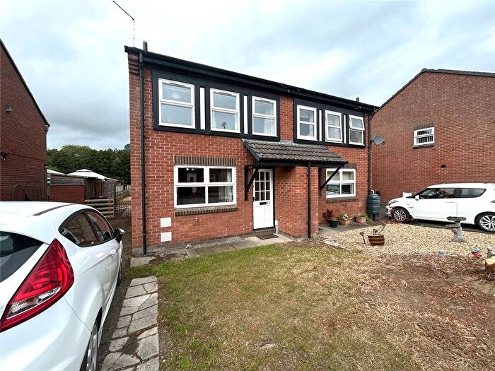 3 Bedroom Semi-Detached House To Rent In Clos Glandwr, Vaynor, Newtown, Powys, SY16