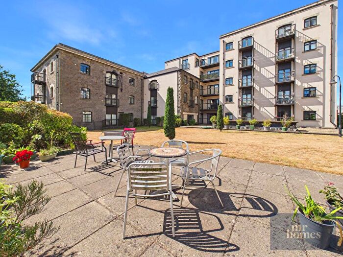 1 Bedroom Apartment For Sale In Lloyd George Avenue, Atlantic Wharf, Cardiff, CF10