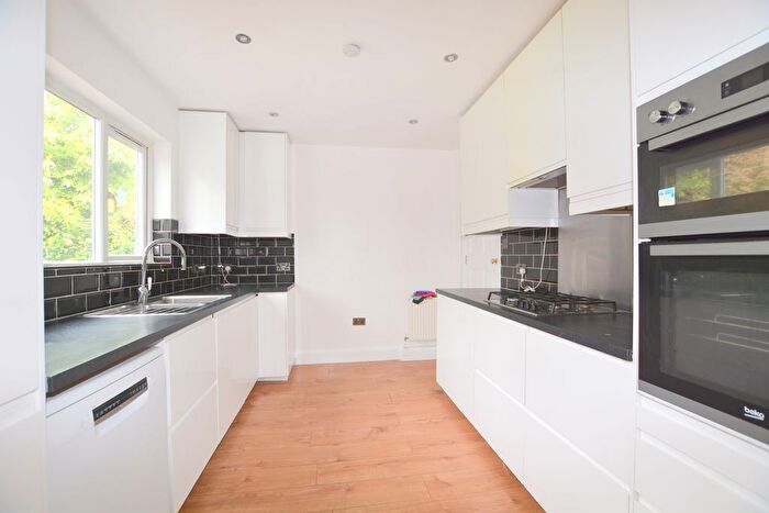 4 Bedroom Semi-Detached House To Rent In Park View, Hatch End, HA5