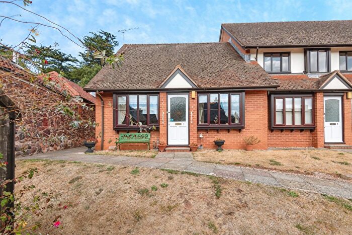 1 Bedroom Terraced Bungalow For Sale In Market House Lane, Minehead, TA24
