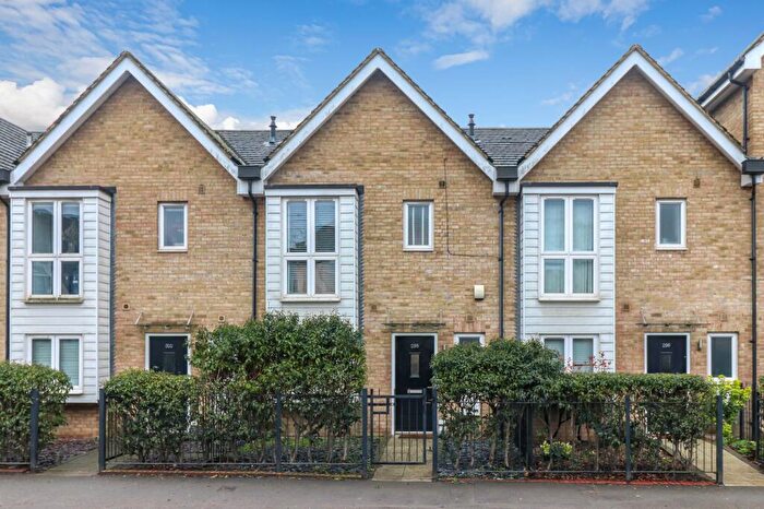 3 Bedroom Terraced House For Sale In Belswains Lane, Hemel Hempstead, HP3