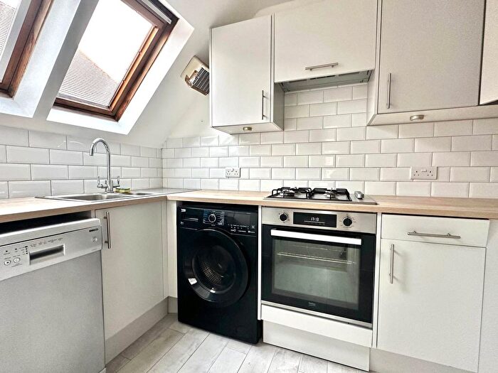 1 Bedroom Flat To Rent In West Hill, Putney, SW15