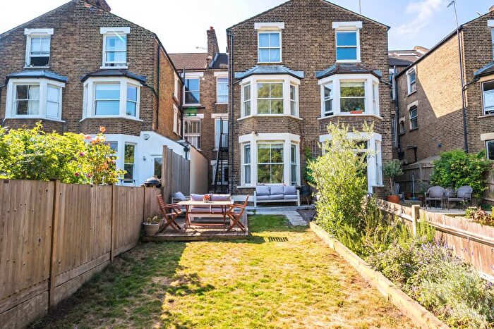 2 Bedroom Flat For Sale In Ommaney Road, London, SE14