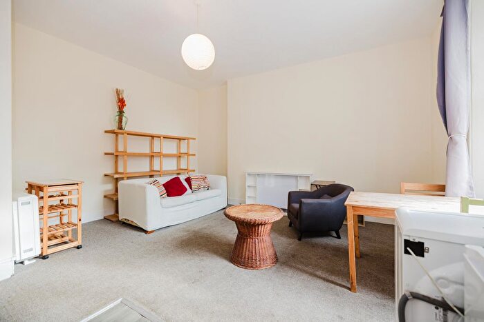1 Bedroom Flat To Rent In High Street, Edinburgh, EH1