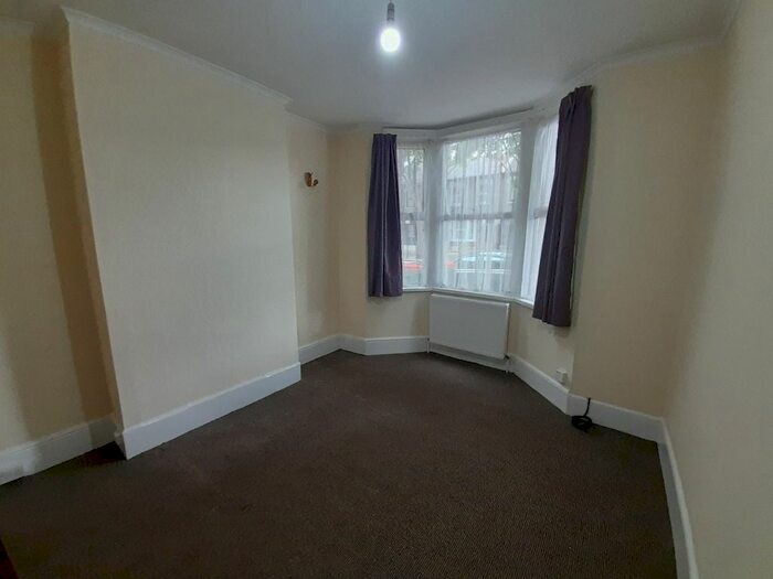 1 Bedroom Flat To Rent In New City Road, London, E13