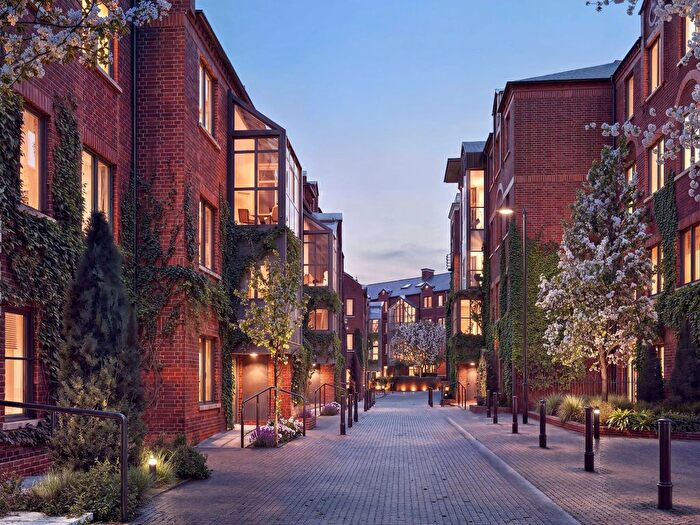 1 Bedroom Flat For Sale In Angel Village, City Road, London, EC1V