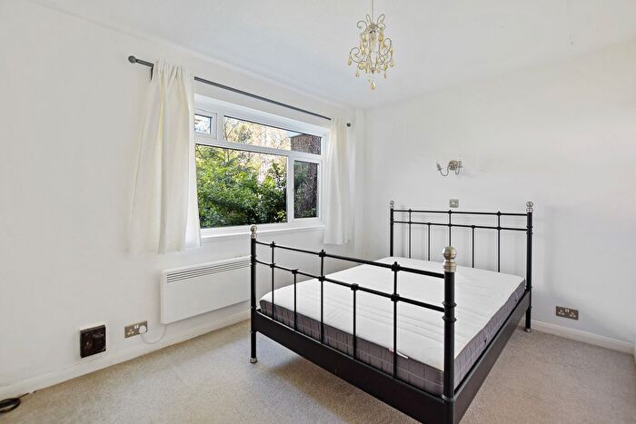 1 Bedroom Maisonette To Rent In Westfield Park, Pinner, HA5