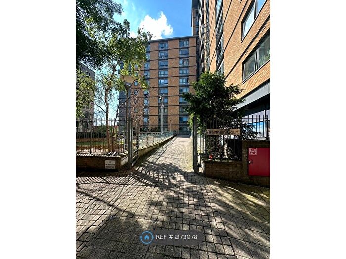 2 Bedroom Flat To Rent In Trentham Court, London, W3