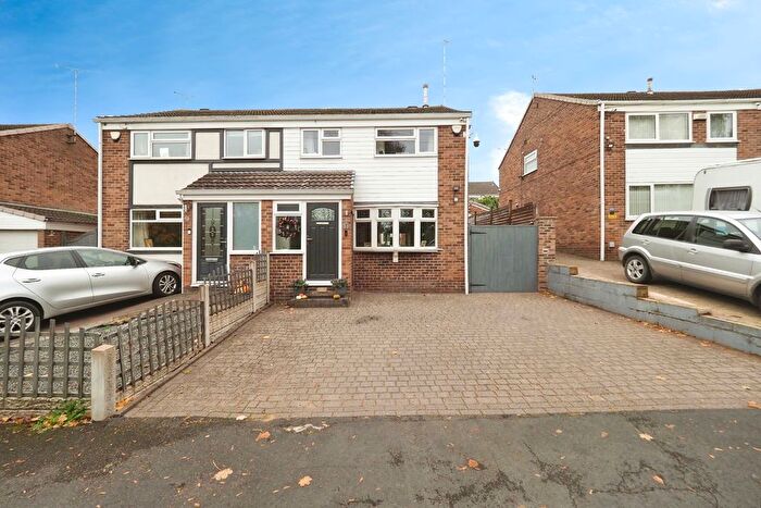 3 Bedroom Semi Detached House For Sale In Cheviot Close, Swadlincote, Derbyshire, DE11