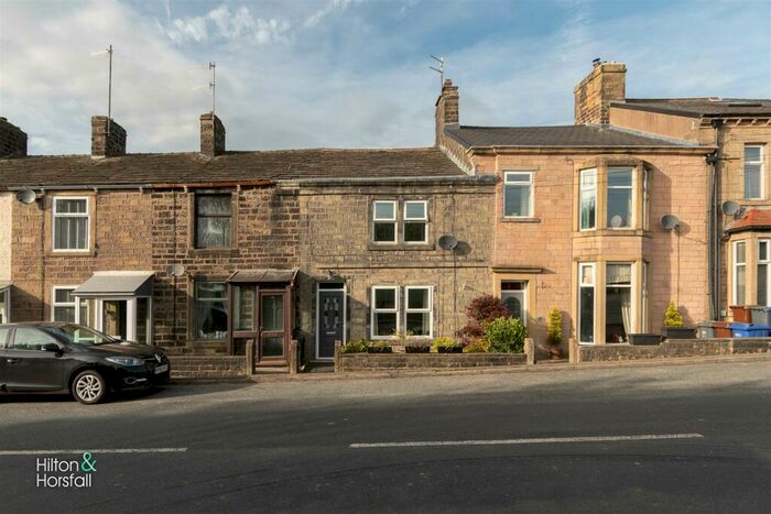 3 Bedroom Terraced House For Sale In Southfield Terrace, Laneshawbridge, BB8