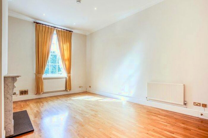 2 Bedroom Flat To Rent In Ellesmere Place, Walton-On-Thames, KT12