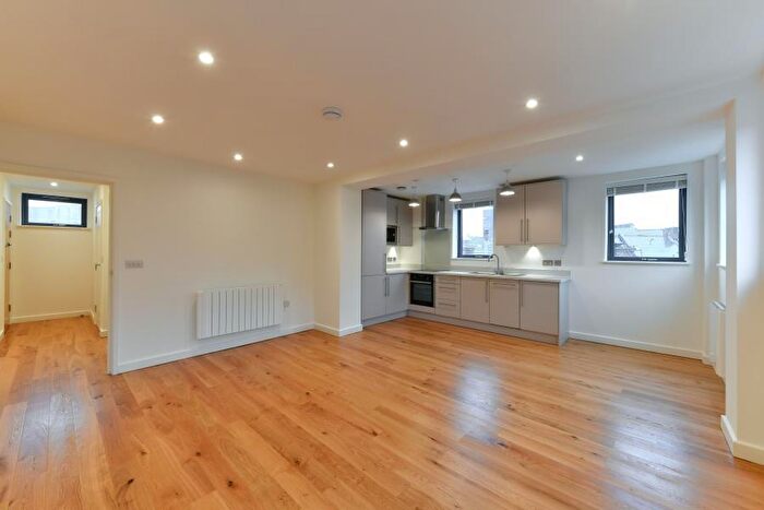 1 Bedroom Apartment To Rent In Woking, Surrey, GU21